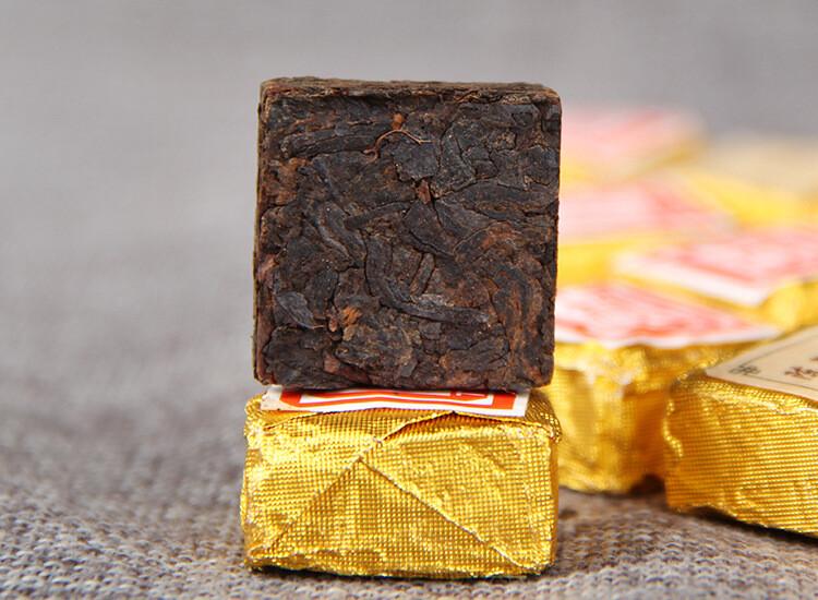 Yunnan 'Jia' Word Mini Tea Brick Шу Пу Эр Пуэр Спелый чай Выдержанный пуэр в кирпичиках 250г