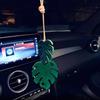 Автомобильные подвески Аксессуары для зеркала заднего вида, Кожаные кленовые листья Орнаменты Подвесной кулон Украшение интерьера