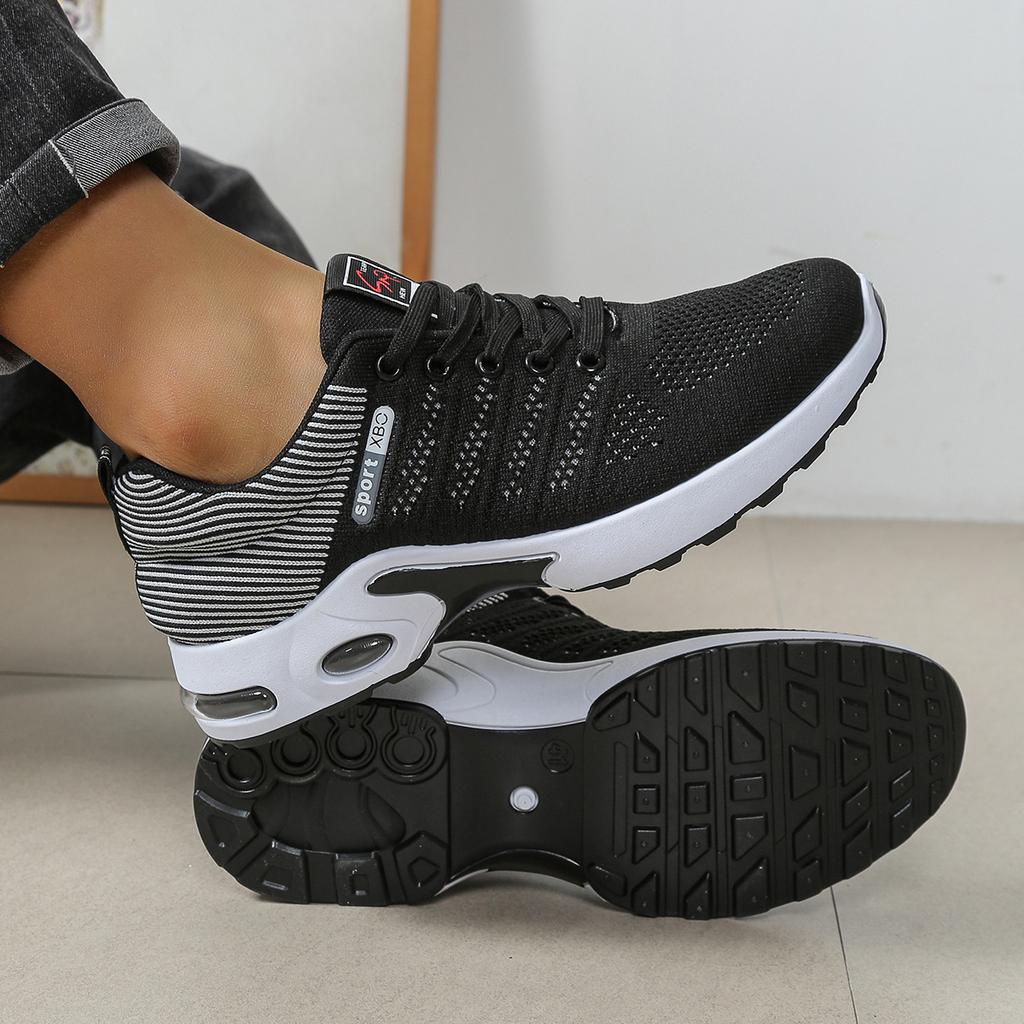 Shoes Men 2025 New Trend Men's Shoes Breathable Lace-up Running Shoes Korean Version Light Casual Sports Shoes