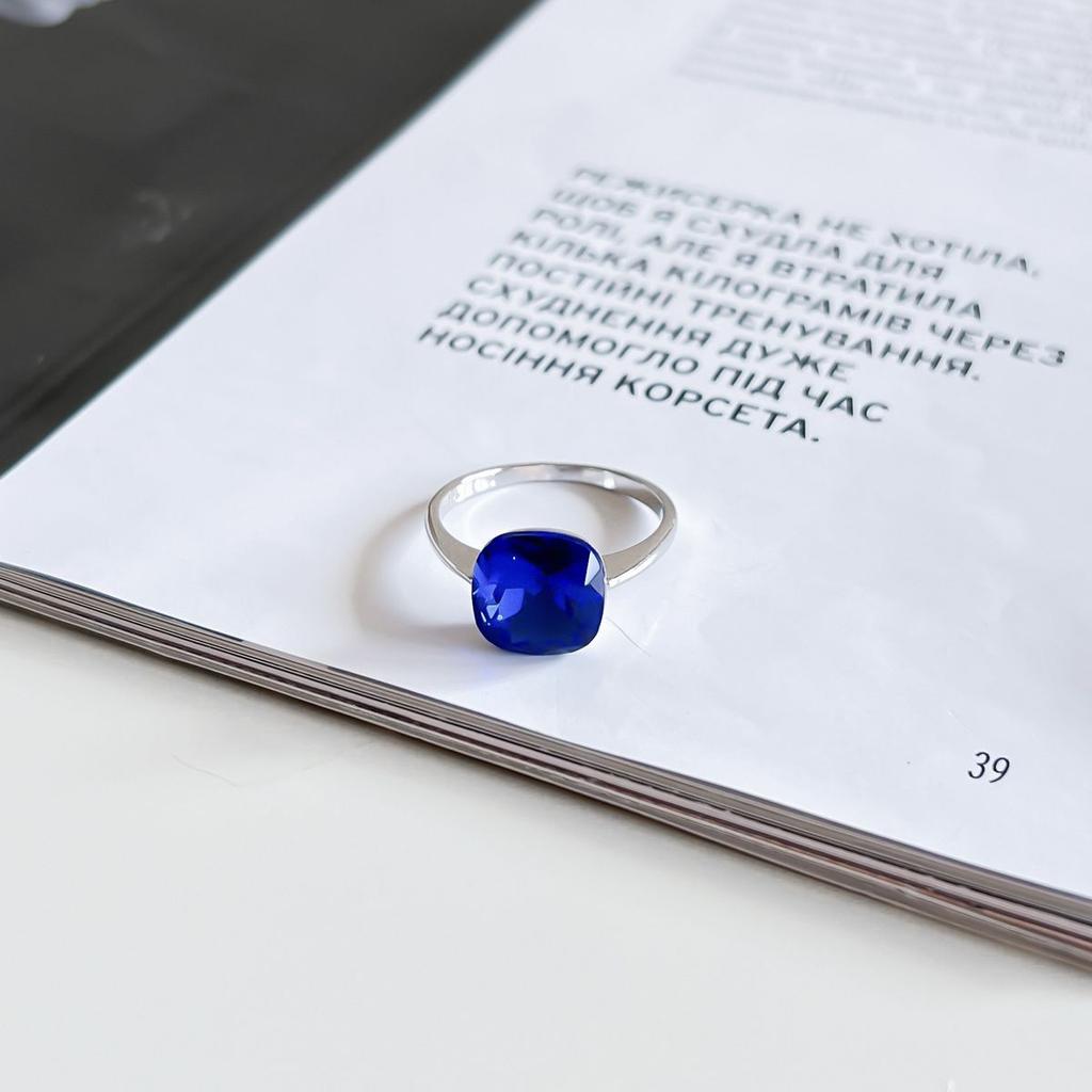 Серебряное кольцо с фианитами, вес изделия 3,05 гр (60001719)