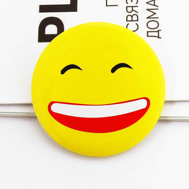 Многоцветный значок с улыбающимся лицом: Брошь-булавка для персонала отеля и детей