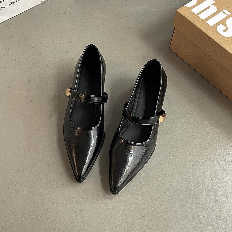 Shallow mouth word with pointed thick heel high heels spring and summer French medium heel Mary Jane shoes commuter women's shoes