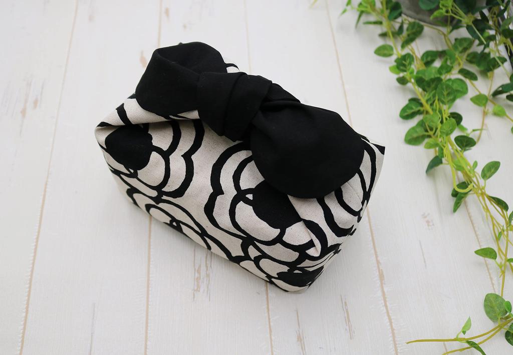 Insulated Lunch No Azuma Camellia Design Bag, Drawstring, Tie-On Type, Bag, Ribbon, (Off-White)