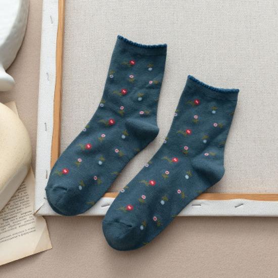 Мультяшная вышивка щенка, милые носки, женские осенне-зимние носки средней длины, корейские полосатые хлопковые вязаные эластичные длинные носки