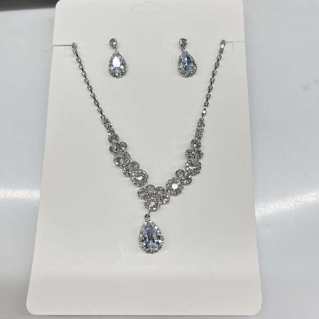 European & American Luxury Zircon Jewelry Set: Retro Clavicle Chain Necklace, Versatile Fashion Accessory