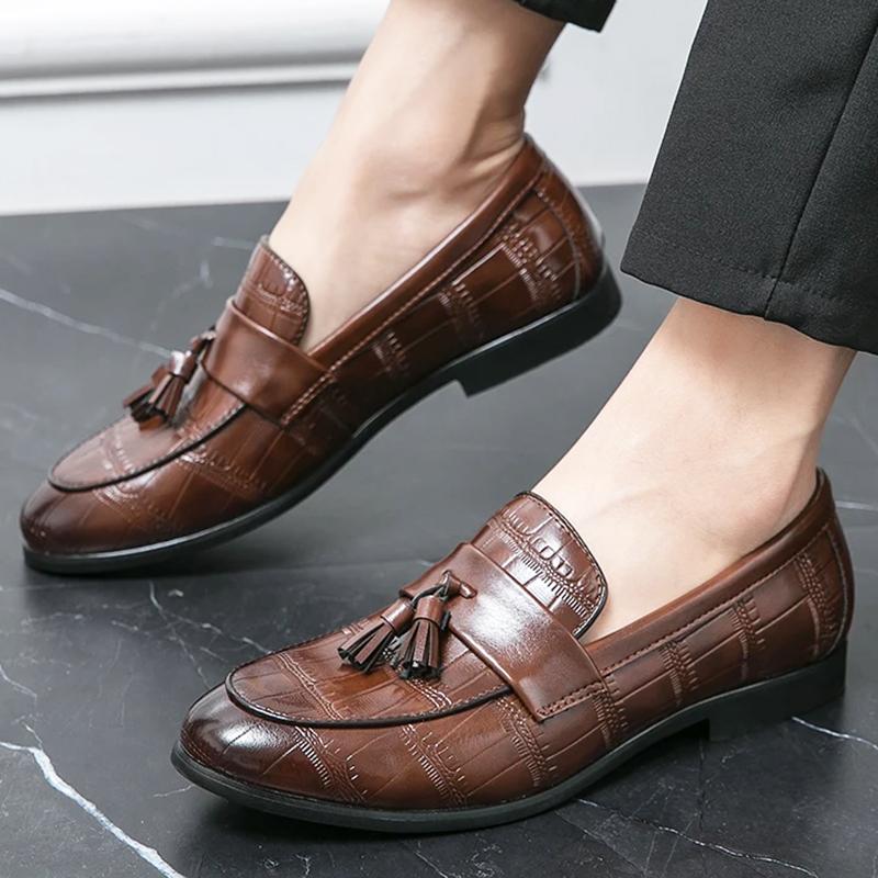 Мода Роскошный Дизайнер Британия Кисточки Платье Кожаная Обувь Для Мужчин Повседневная На Каждый День Все Подходит Классические Лоферы Свадебная Формальная Обувь