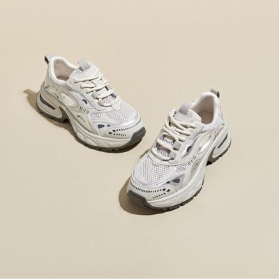 Niche толстая подошва, увеличивающая рост, белые туфли для папы, женские маленькие ноги, 2025, новая универсальная сетчатая дышащая повседневная спортивная обувь