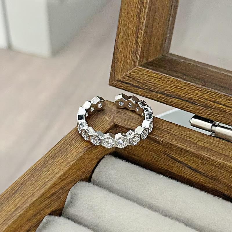 Изысканное Супер Вспышка Ряд Бриллиантов Zir*****Pen Кольцо-Подсветка Роскошная Нишевая Высокий Уровень Моды Кольцо на Указательный Палец для Поездок Персонализированное Кольцо