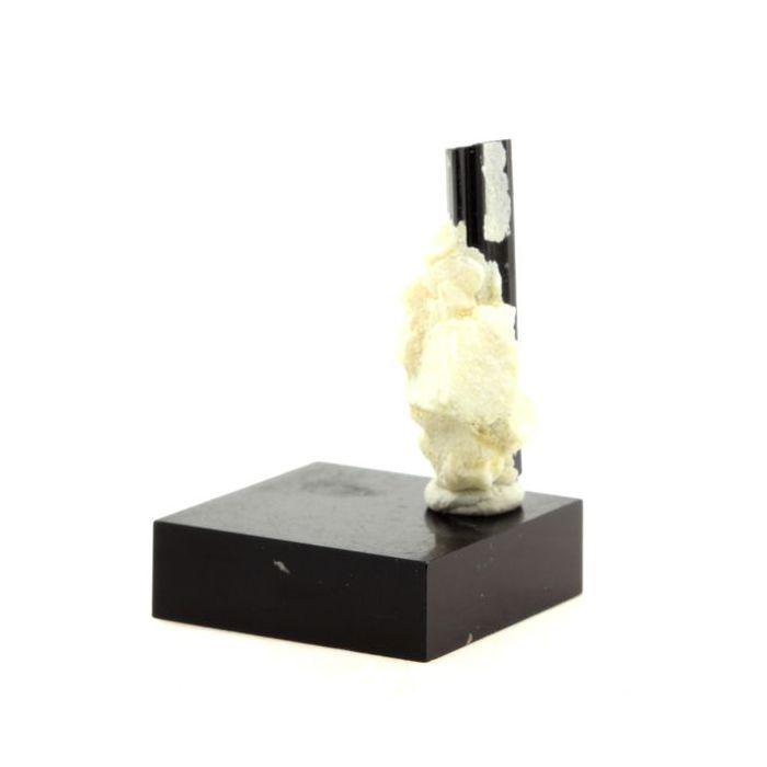 Pierres et Minéraux. Tourmaline Schorl. 27.5 ct. Shigar Valley, Skardu District, Pakistan.