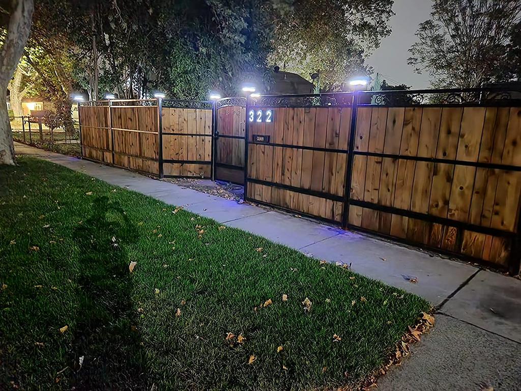 Solar Waterproof Led Gate Post Lights Outdoor Column Head Pillar Fence Lamp for Gate Posts