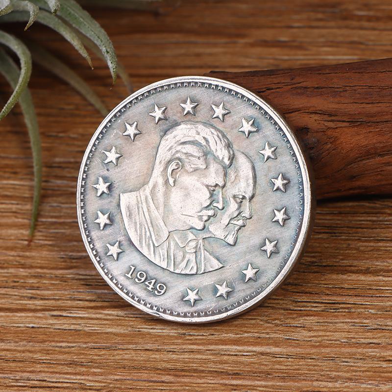 Памятные монеты профиля Ленина и Сталина 1949 года. Медаль.