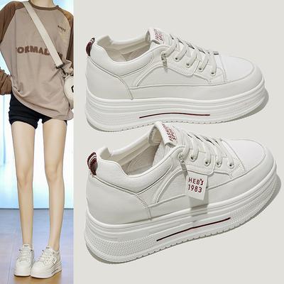 Женская обувь на толстой подошве, увеличивающая рост, популярная в 2025 году, универсальная летняя обувь на одной педали, новая весенне-осенняя обувь из мягкой кожи, маленькие белые туфли wo