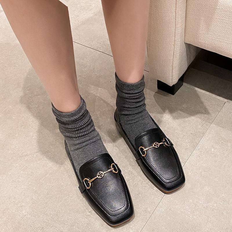 Профессиональные одинарные туфли, женские новые весенние маленькие кожаные туфли на плоском каблуке с квадратным носком, женские большие размеры, женские лоферы с одной педалью, два ношения