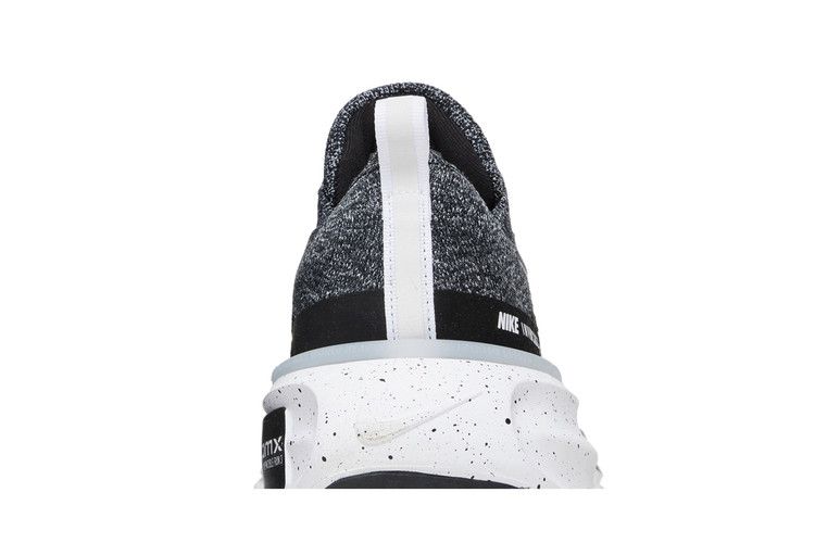 Nike ZoomX Invincible Run 3 Oreo
