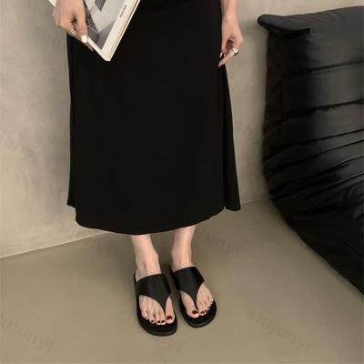 Модные летние женские шлепанцы, плоские, с перемычкой между пальцами, вьетнамки, уличные, повседневные, нескользящие, пляжные шлепанцы, 2025, модные женские сандалии на мягкой подошве