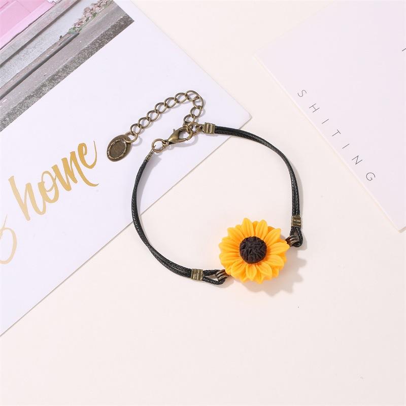 Korean Version of Small Fresh Daisy Bracelet Literary Fan Leather Rope Student Girl Cute Sunflower Retro Bracelet Small Daisy