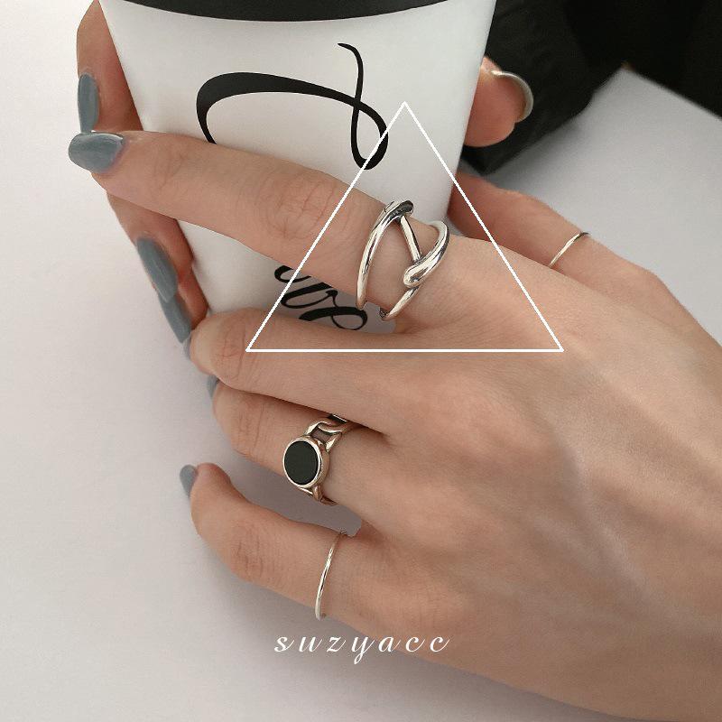 Trendy Minimalist Korean Vintage Stacking Rings for Women - Influencer-Approved Light Luxury Style.