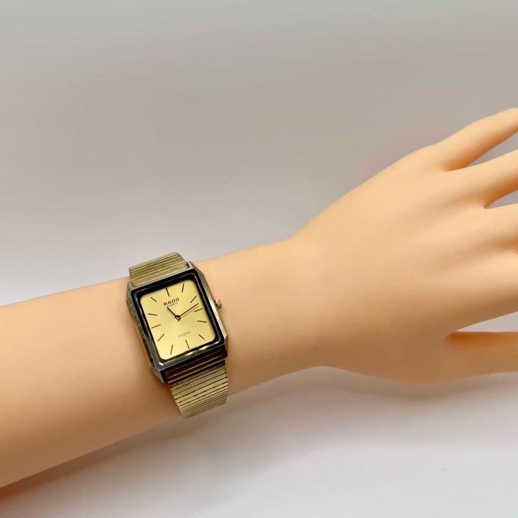 Б/у RADO QZ Rado Diamond Star 121.9521.3 Квадратные Золотой Циферблат