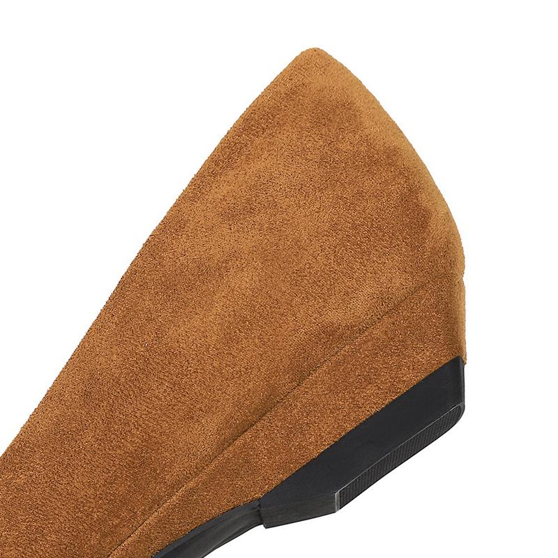 Fashion Large Size 43 Low Heeled Shoes Women Wedges 2.5 Cm Comfortable Low Heels Shoes Suede Flower Ladies Shoes Women Pumps Retro 2025