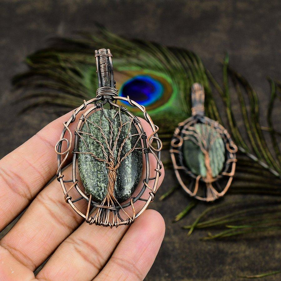 Зеленый опал с полосами Медная проволока Обертка Ювелирное изделие Кулон 3,31"