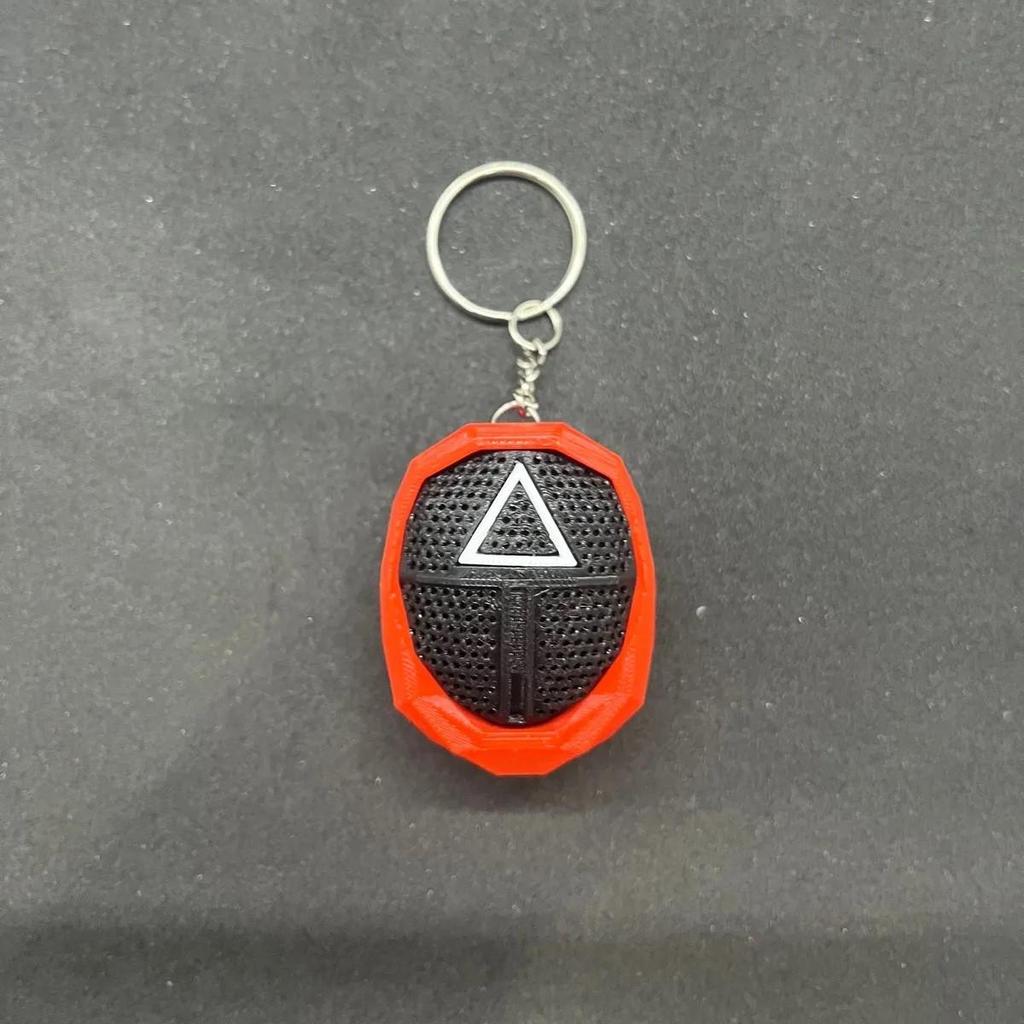 Брелок с игрой в виде кальмара — культовый дизайн Red Guard, прочный материал и стильный вид