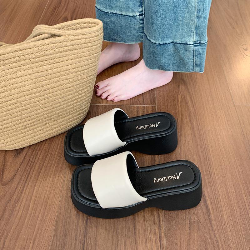 Muffin thick-soled small one-word slippers women's shoes wear 2025 new summer silver sandals