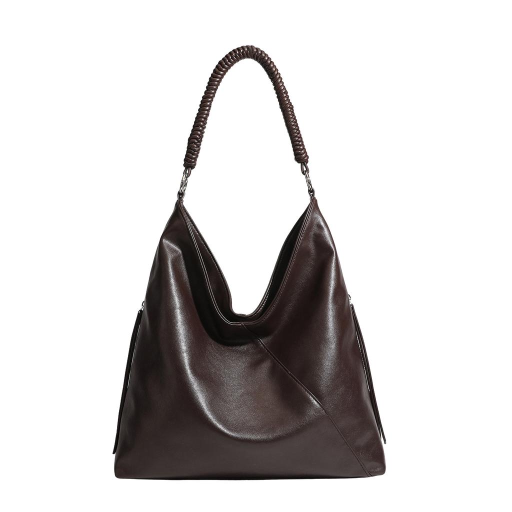 2026 Autumn/Winter New Casual Bag Commuter Large Capacity Fashion Trendy Shoulder Bag