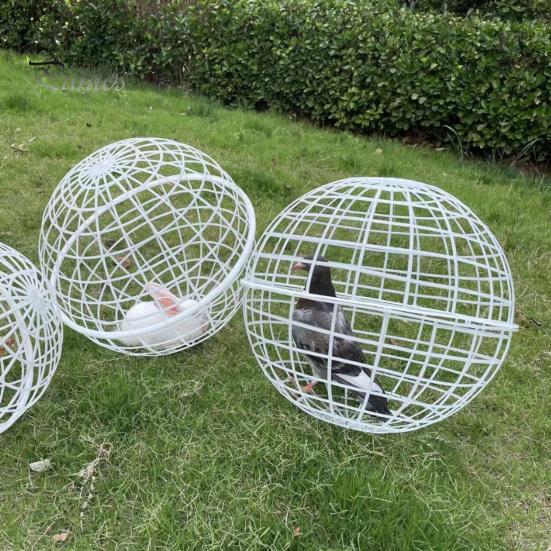 Ball Shaped Movable Chicken House Rollable Poultry Enclosure Round Hutch Plastic Chicken Coop Safety Cage To Prevent Dog Bites for Chicks Rabbits