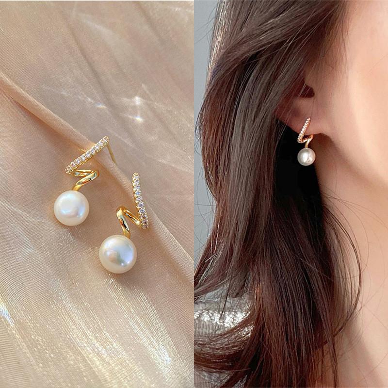 WUKALO New Elegant Gold Color Heart Pearl Stud Earrings Korean Fashion Jewelry For Woman Girls Accessories