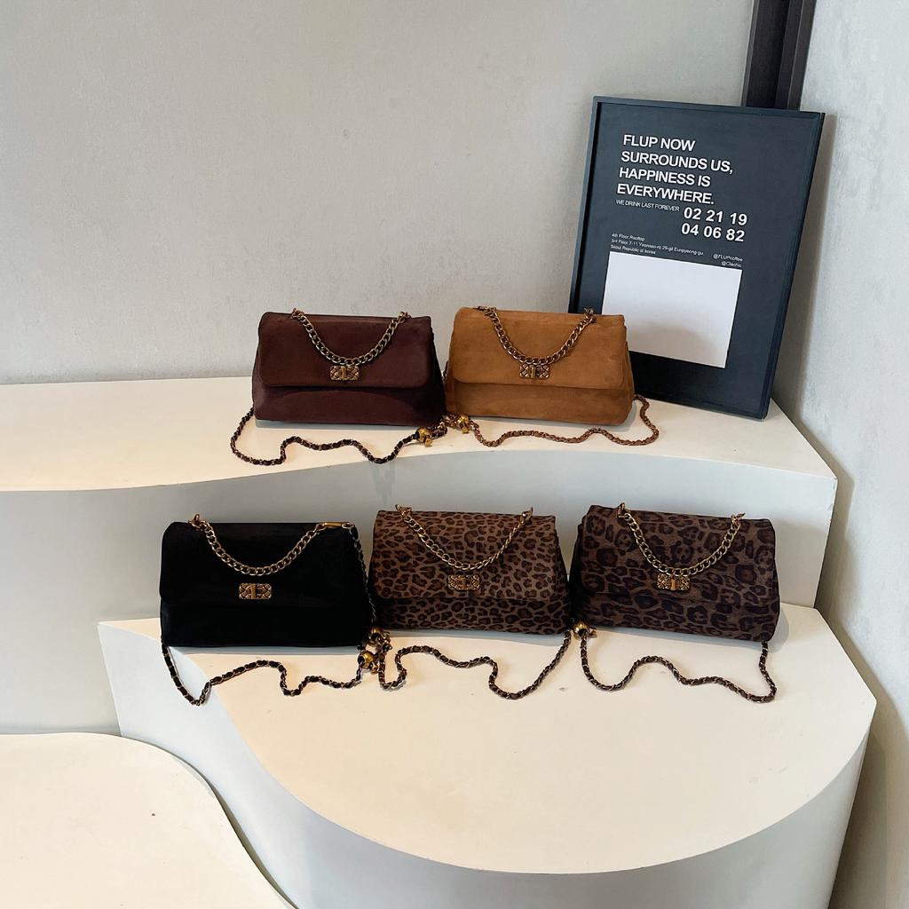 Новая простая сумка-мессенджер на цепочке женская модная трендовая сумка через плечо в иностранном стиле осенне-зимняя с леопардовым принтом маленькая квадратная сумка