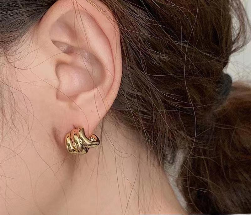 Korean Niche Design 14K Gold Triple-Layer Irregular C-Shaped Earrings with S925 Silver Needle