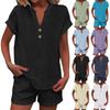 Женский комплект из двух предметов: льняной топ с коротким рукавом и V-образным вырезом на пуговицах и шорты. Повседневный свободный комплект для летней носки.