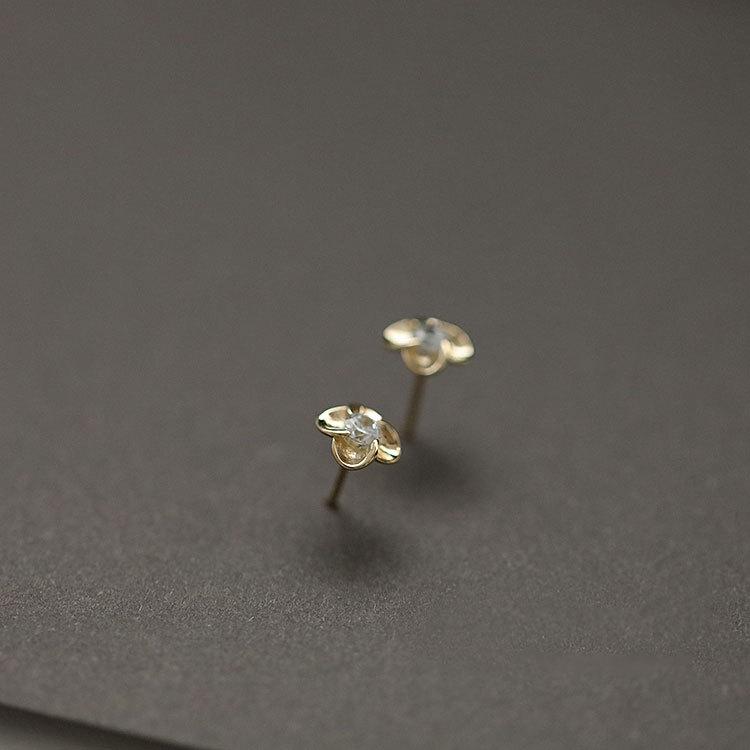 Small Flowers Blooming In Summer Four-leaf Flowers Mini Cute Little Earrings