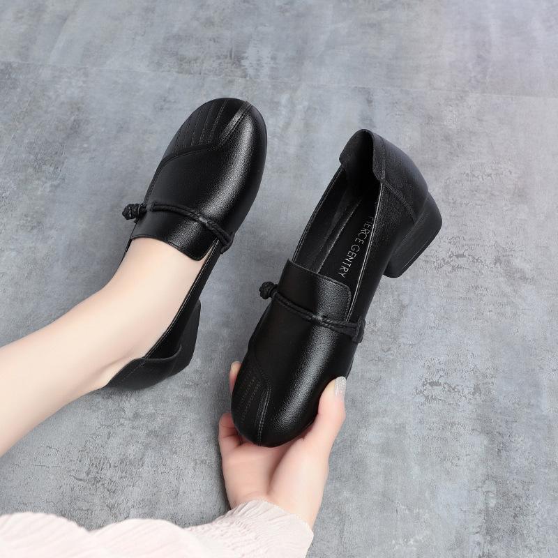 Модные женские туфли на среднем каблуке из мягкой кожи, осень 2024 г., новые нескользящие туфли для мам, удобные повседневные туфли с мягкой подошвой, изящные простые