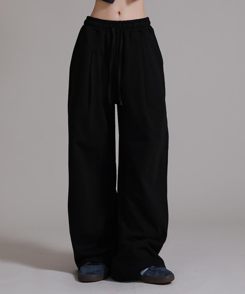 LIKE THE MOST Leopard Heart Pocket Applique Training Pintuck Wide Pants_Black