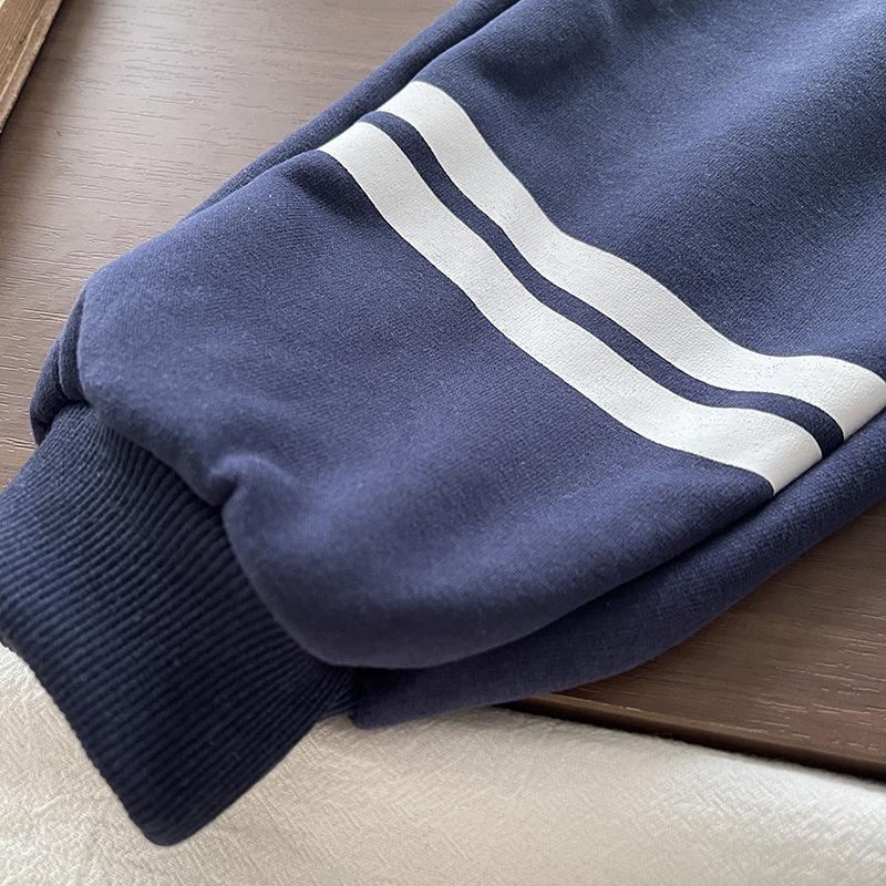 Стильный корейский комплект поло и брюк для мальчиков 2025 года: Новая осенняя коллекция