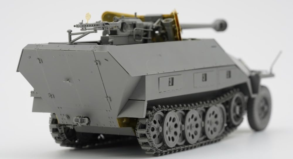 Border Models 1/35 Scale German Sd.Kfz 251/22 Ausf.D with 7.5cm Pak40 Anti-Tank Self-Propelled Gun Pakwagen Plastic Model Kit BT043 (Tank)