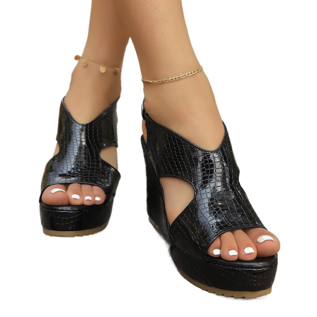 Женские шлепанцы на танкетке, полые, на один палец, большого размера, для внешней торговли, женская обувь, европейские и американские сандалии на платформе для независимой станции, wo