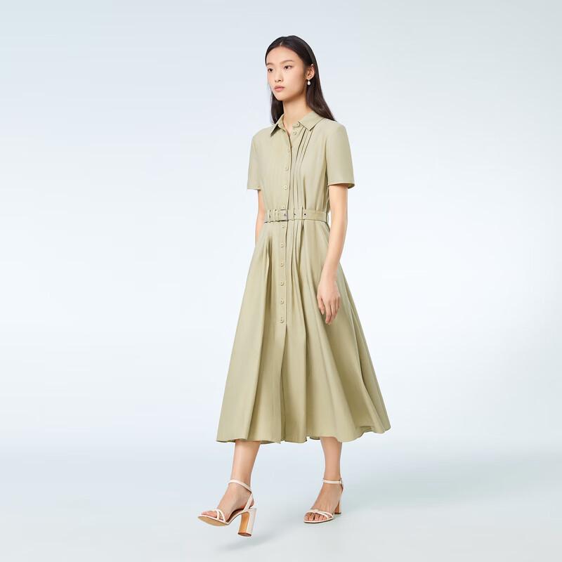 Платье женское А-силуэта с присборенной талией и короткими рукавами