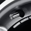 Алюминиевые колпачки на ниппель для Volkswagen - Набор из 4 штук в красном, синем и серебристом цветах