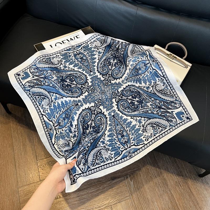 Spring and summer square scarf Korean version of women's scarf decorative binding wrist exquisite foreign style neck protection windproof headscarf