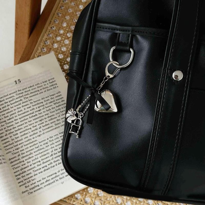 Delicate Heart Bag Pendant Elegant Heart Keyring Stylish Bowknot Pendant Charm Accessory for Bag and Key