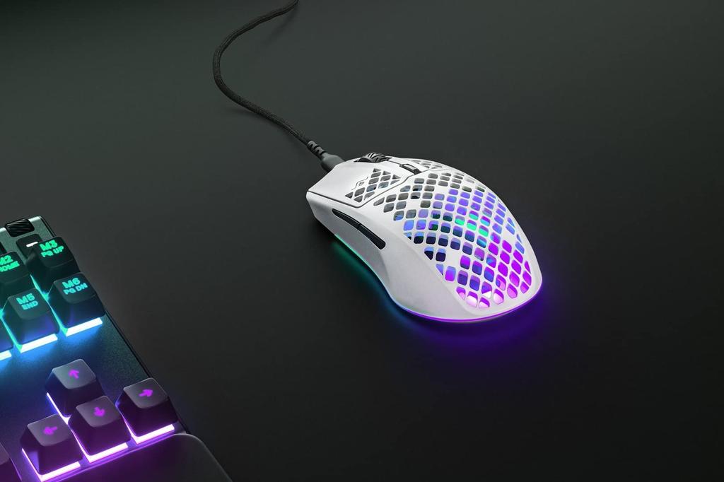 Игровая мышь SteelSeries проводная Aerox 3 Snow Сверхлегкая Стандарт IP54 Водонепроницаемая Пыленепроницаемая Сенсор TrueMove Core Включает кабель Super Mesh USB-C