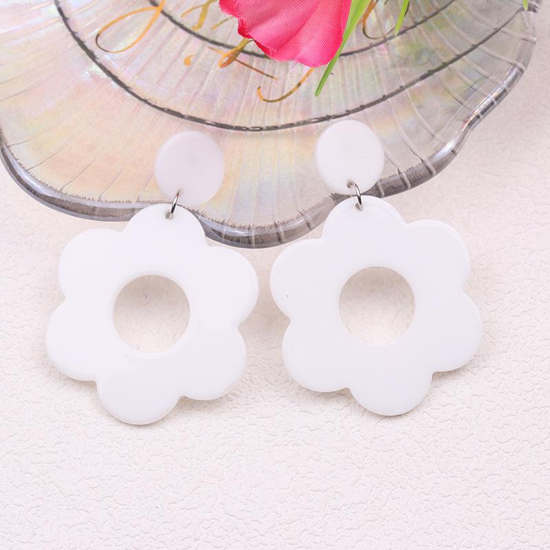 Minimalist Simple Fashion Rose Floral Acrylic Earrings Geometric Retro Temperament Flower Versatile Jewelry For Women
