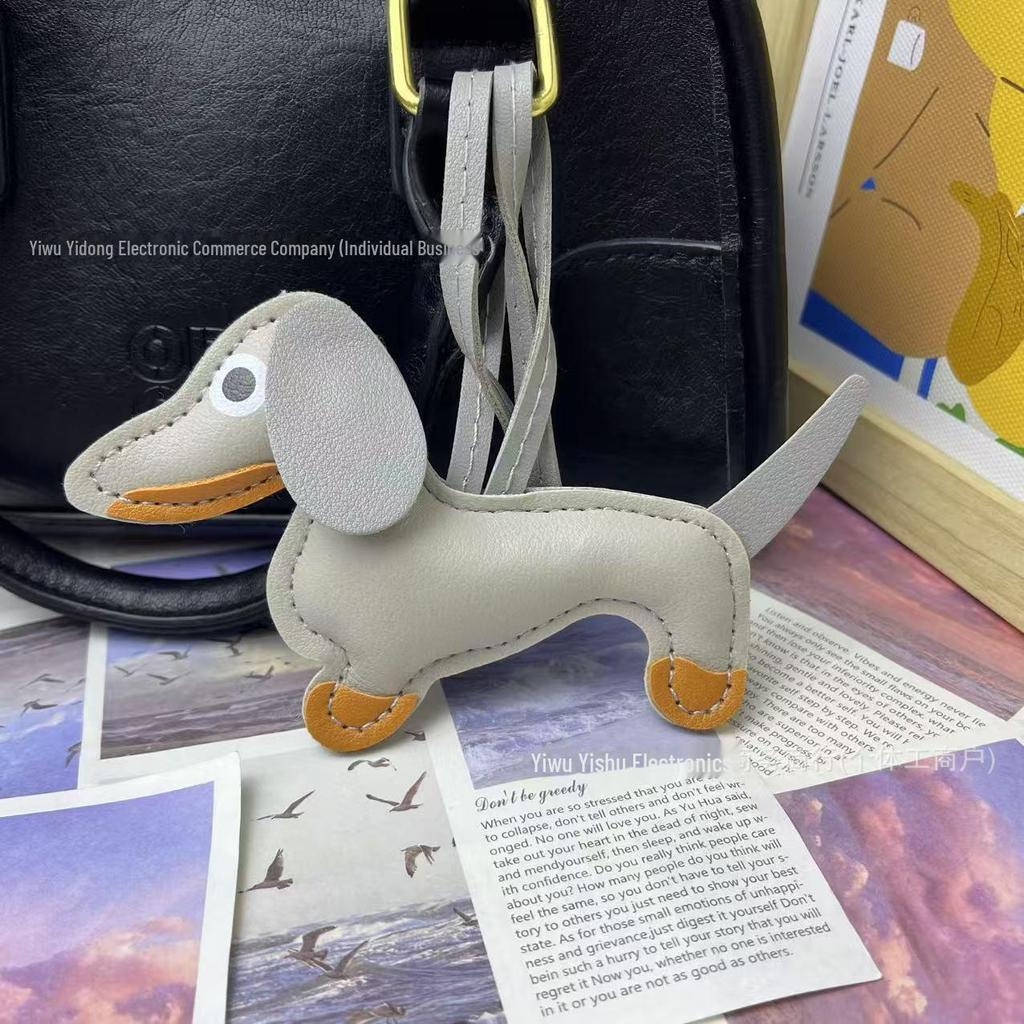 Dachshund Puppy Keychain: Cute Dog Pendant for Bags & Cars - Perfect Creative Gift