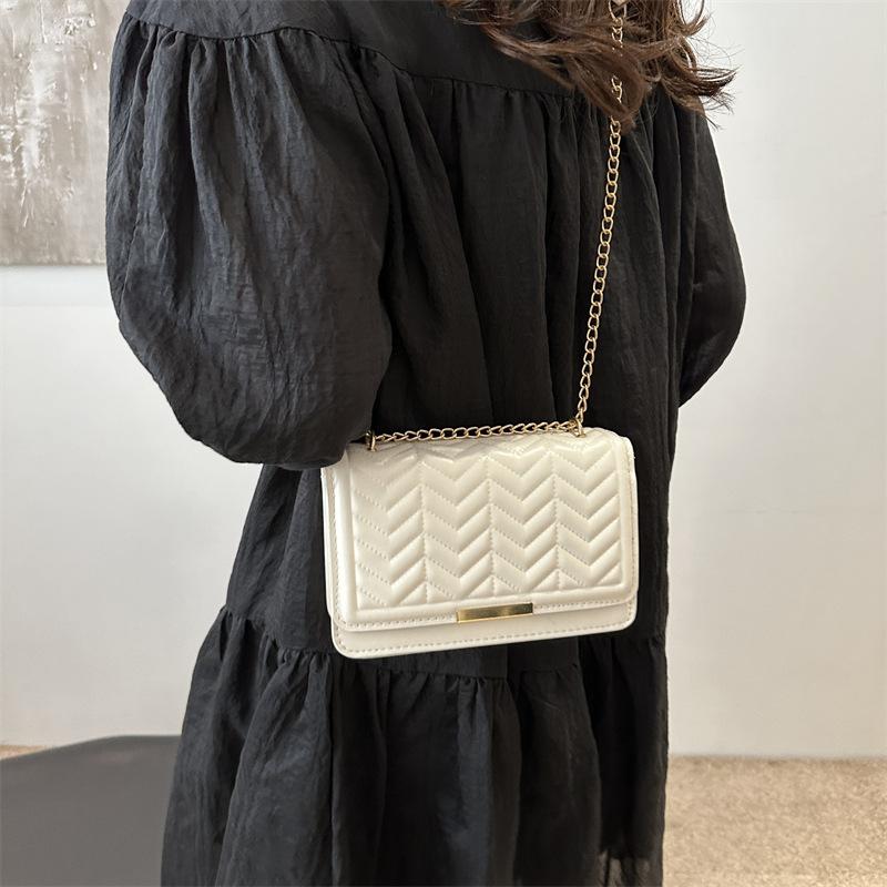 Новая модная и стильная маленькая квадратная сумка для женщин, повседневная и красивая сумка через плечо с цепочкой