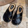 Модные лоферы-шлепанцы с закрытым носком для женщин, новые летние 2025, мюли, сексуальные низкие сандалии, повседневные нескользящие базовые римские ПУ шлепки, модная женская обувь