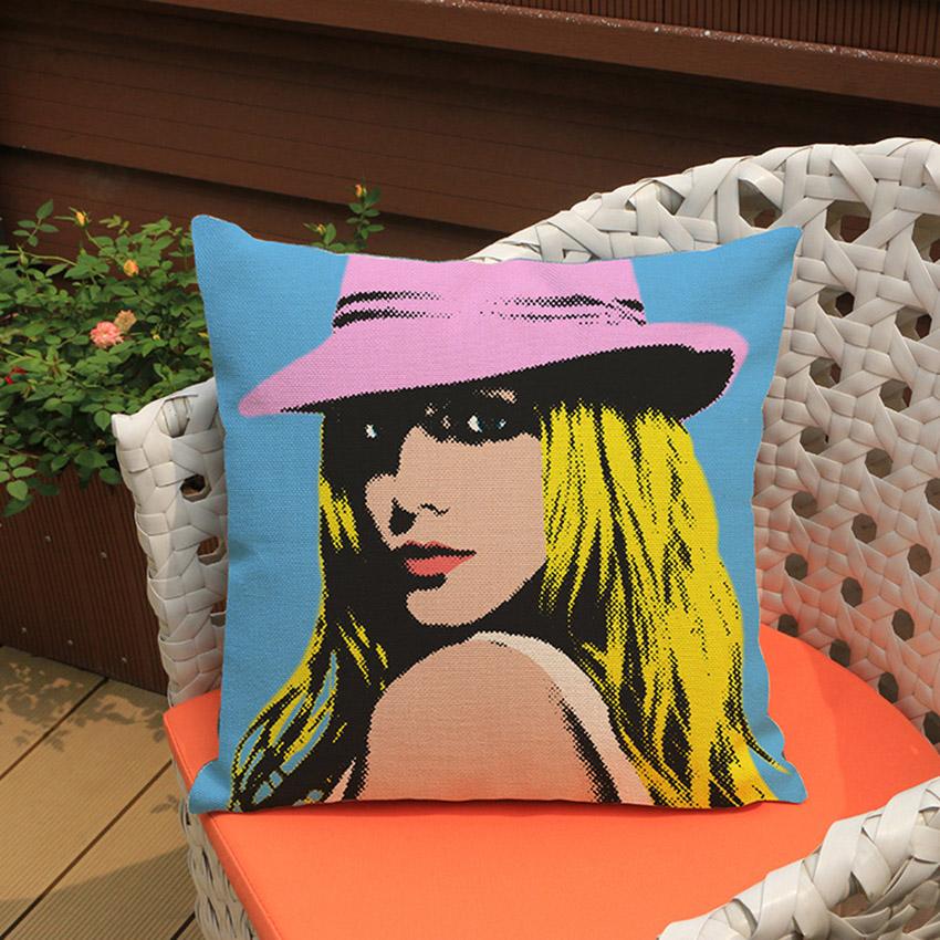 Pop Art Fashion Girl Plaids Lip Print Throw Pillow Home Decor Retro Outdoor Decorative Square Chair Cushion For Car Seat 45X45Cm