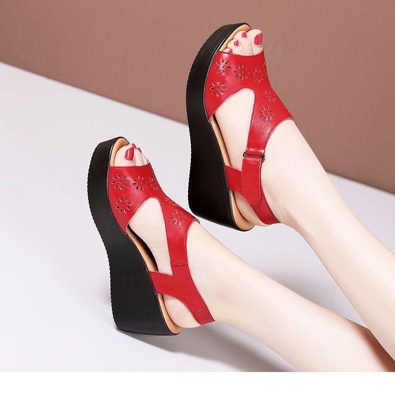 Женские летние сандалии на танкетке из натуральной мягкой кожи, на толстой подошве, с вырезом «рыбий рот», водонепроницаемые, на платформе, с мягкой подошвой, обувь для мамы, на липучке