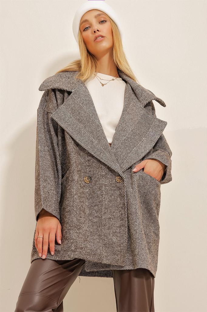 Women's Coat New Season Fashion Brown Double Breasted Collar Herringbone Patterned Coat with Stitched Pockets